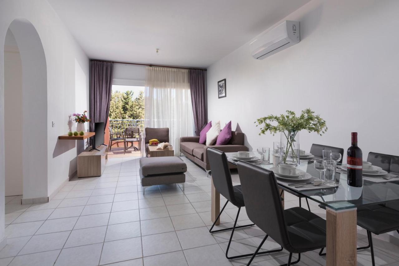 דירות Paphos Resitour - Limnaria Gardens מראה חיצוני תמונה
